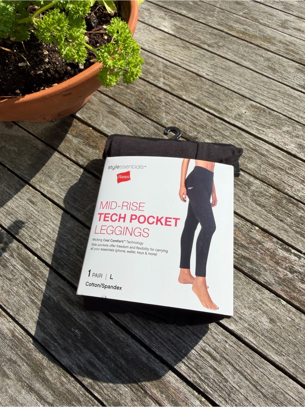 Hanes Black Mid-Rise Tech Pocket Leggings L